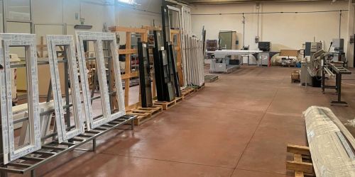 Archisio - Lavoro di Okser srl - Siamo produttori diretti di infissi in pvc Collaboriamo con architetti geometri ed imprese edili offrendo qualit italiana a prezzi di fabbrica