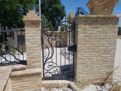 Archisio - Lavoro di Ferro Battuto Il Fabbro Fita Afonso - La ditta il fabbro fita afonso si occupa della realizzazione e messa in opera di strutture metallicherealizzazione di ringhierecancelliscalegrate e inferriateinoltre effettua lavori in ferro batt