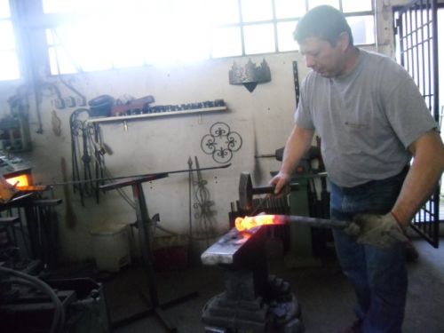 Archisio - Impresa Bet Di Buhazi Eugen Tudor - Fabbro - Certosa di Pavia PV