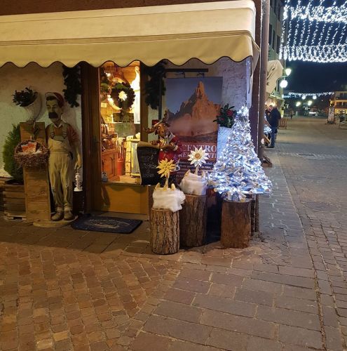 Archisio - Impresa Il Centro Arredamenti - Falegnameria - Fiera di Primiero TN