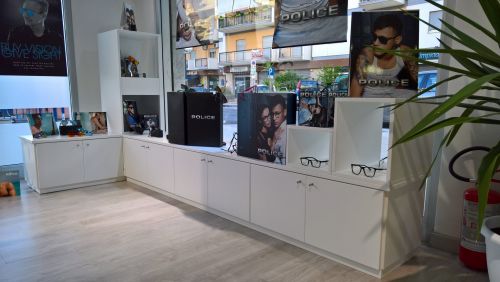 Archisio - Salvatore Bottone - Progetto Arredamento negozio di ottica