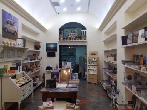 Archisio - Salvatore Bottone - Progetto Arredamento negozio libreria