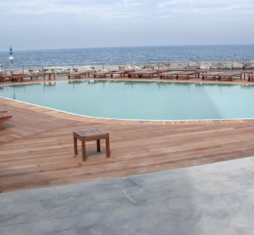 Archisio - Solo Parquet Resine Microcemento - Progetto Realizzazione pavimento in parquet bordo piscine