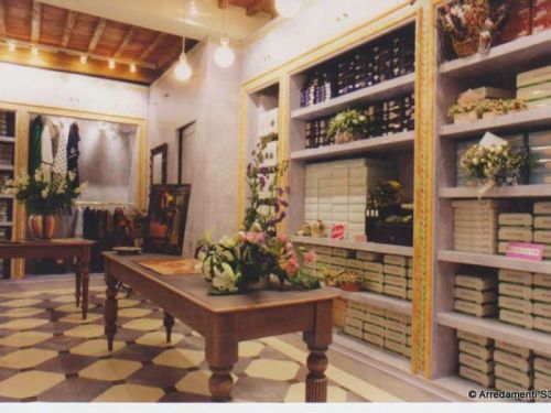 Archisio - Arredamenti S31 Di Salviato Nicola - Progetto Arredo su misura di negozi