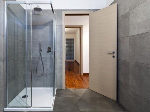 Archisio - Vetraio Elmi - Progetto Realizzazione di box doccia in vetro su misura