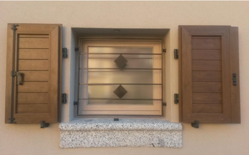 Archisio - Euroserramenti srl - Progetto Produzione e vendita finestre in pvc in legno ed alluminio