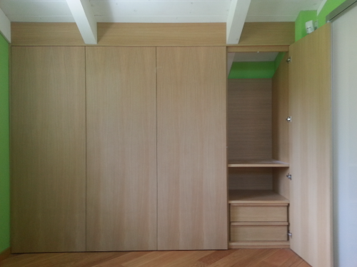 Archisio - Falegnameria Casa Project - Progetto armadio per mansarda con libreria in rovere