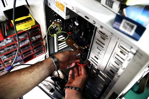 Archisio - Scarrozza Carmelo Impianti Elettrici - Progetto Riparazione pc