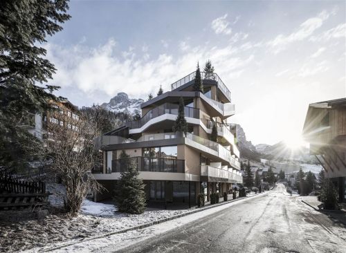 Archisio - Noa Network Of Architecture - Progetto Tofana racchiudendo la natura in se stesso