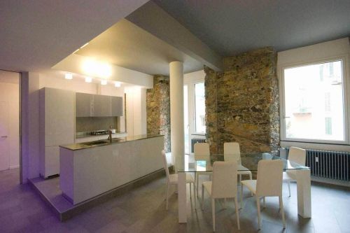 Archisio - Roberto Silvestri - Progetto Pietra acciaio e led una casa dai contrasti vivi