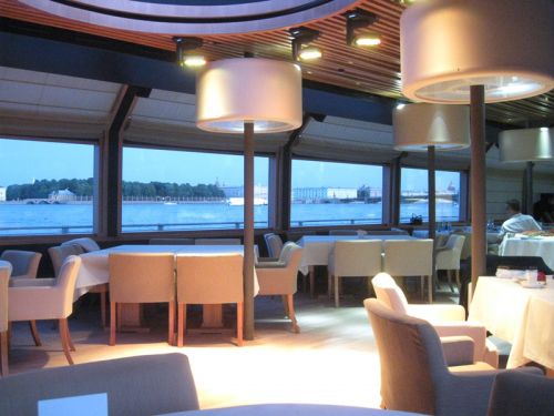 Archisio - Andrei Dmitriev - Progetto Floating restaurant