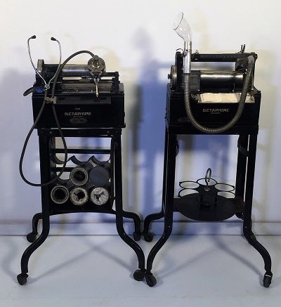 Archisio - Fausto Gazzi Atelier Darte - Progetto Pair of phonograph signed dictaphone corporation-new york-usa- 1920