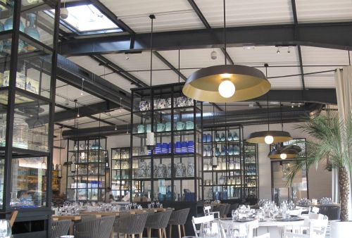 Archisio - Illuminazione Chary - Progetto Restaurant lazur - reims - studio mhna Sospensioni in metallo 180 cm con sfera in vetro soffiato
