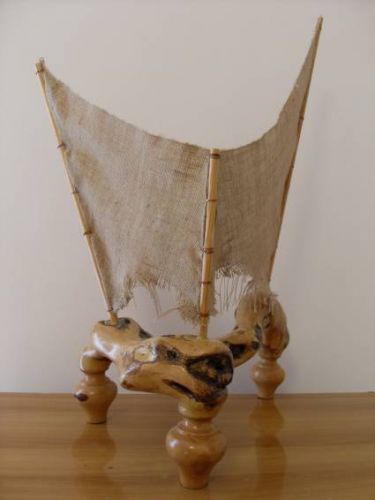 Archisio - Vito Gurrado - Progetto veliero - lampada in legno di ulivo - 2006 - collezione privata modugno