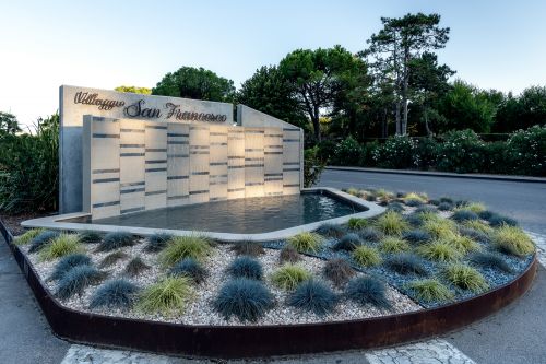 Archisio - Forme Dacqua - Progetto Parete dacqua - centro vacanze villaggio san francesco caorle