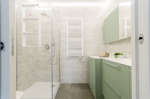 Archisio - Gilardi Interiors On Staging - Progetto Il bagno per gli ospiti nasconde la lavanderia
