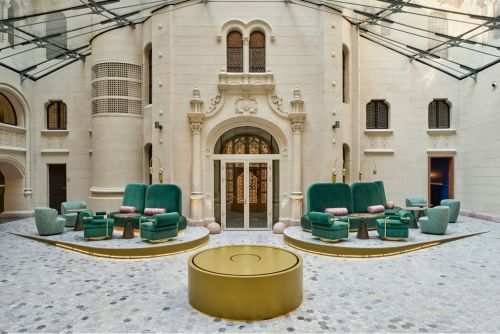 Archisio - Forme Dacqua - Progetto Podium water feature fontana artistica - w budapest hotel