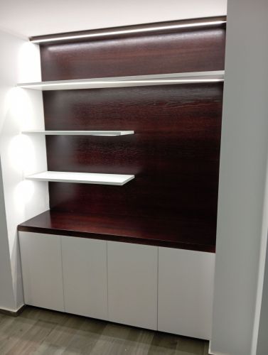 Archisio - Arte Del Legno 86 Snc - Progetto Mobile per nicchia ingresso laccato biancowenge