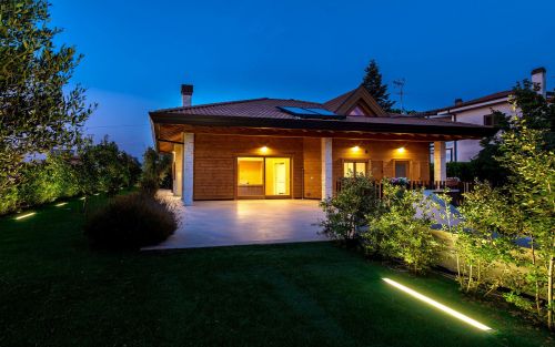 Archisio - Lavoro di Rubner Haus - Rubner haus coniuga tradizione deccellenza nel settore delle costruzioni in legno e tecnologia allavanguardia per realizzare case in legno che trasformano i desideri del cliente in realt