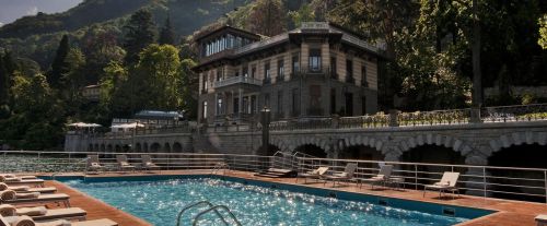 Archisio - Showroom di Vem srl - Da molti anni tra i principali esponenti del settore delle metalcostruzioni v E M Offre al proprio cliente grazie allapertura del nuovo centro servizi ad azzate un servizio completo e su misu