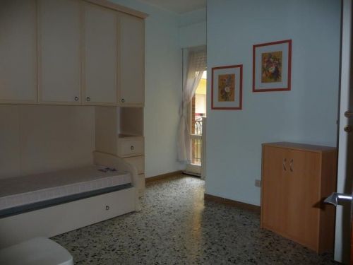 Archisio - Lavoro di Dimensionecasa - Trattiamo appartamenti case ville rustici casali terreni aziende attivit e capannoni Ci occupiamo sia della vendita e sia dellaffitto Mettiamo a disposizione dei nostri clienti i miglior