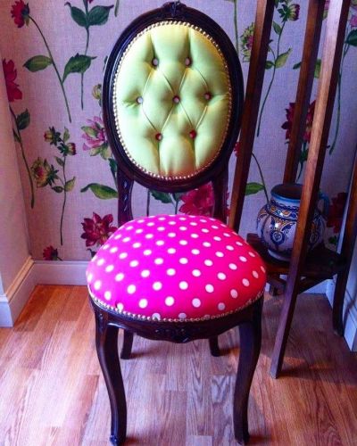 Archisio - Lavoro di Tappezzeria Piersante - La famiglia piersante opera nel settoredell arte-artigianato del rivestimentodi pareti mobili e interni dal 1958