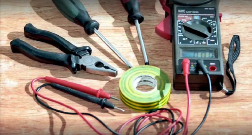 Archisio - Lavoro di Elettricista Pinna Franco - Installiamo antenne satellitari terrestri automatizziamo cancelli Sono un elettricista eseguo impianti elettrici installo impianti tv a circuito chiuso impianti antifurto impianti di allarme