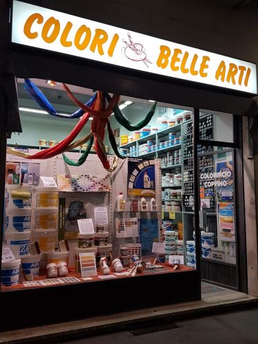 Archisio - Showroom di Colorificio Coppino - Il colorificio coppino presente in torino dal 1971 In questi anni abbiamo sempre cercato di evolverci in base alle nuove esigenze della nostra clientela Abbiamo subito creduto negli smalti al