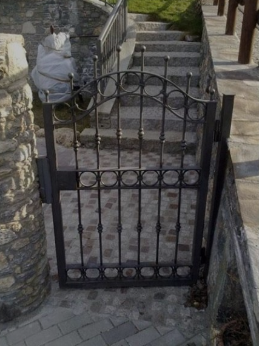 Archisio - Lavoro di Pronesti Antonio Fabbro - Grazie al suo staff di artigiani fabbro antonio pronesti di aosta in grado di soddisfare ogni esigenza con unampia gamma di lavorazioni in ferro su misuraAttenta ad offrire un ricco assortimen