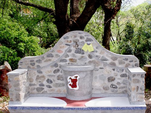 Archisio - Showroom di Stonedilgroup srl - Company profileLa stonedilgroup srl realizza manufatti artigianali interamente realizzate a manofontane da giardino barbecue e forni fino ad arredamenti da giardino pi complessi quali gazebo