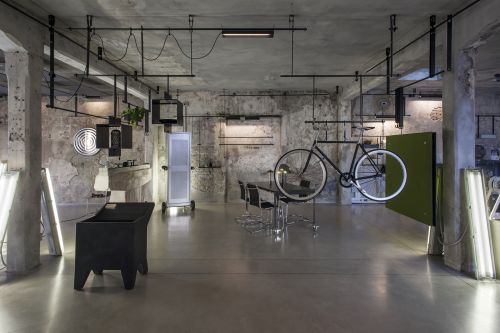 Archisio - Progetto di Quadrilatero Srl - Quadrilatero nasce da unesigenza da unidea dal bisogno di libertlesigenza di dare forma al modo di concepire e vivere lo spazio che attraversiamo Lidea che racchiude anni di esperi