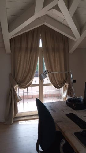 Archisio - Lavoro di Creazioni Ghimenton Snc - Tappezzieri da quarantanni al servizio per lavori su misura di tende e imbottiti