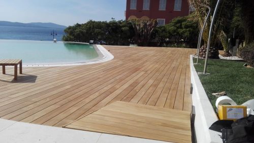 Archisio - Showroom di Daniela Curreli - Mi occupo di pavimenti in legno dal 1995 collaboro con aziende leader nel settore di cui sono consulente commerciale per tutta la sardegna Oltre al parquet vendo anche laminati spc decking in leg