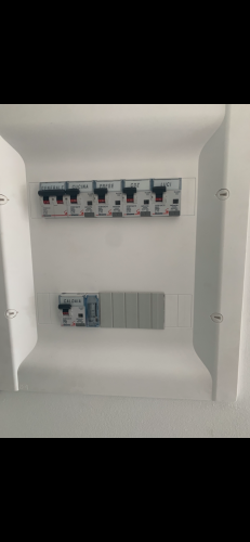 Archisio - Lavoro di Unity - La mia azienda offre soluzioni professionali per impianti elettrici civili e industriali Realizziamo installazioni manutenzioni e riparazioni garantendo sicurezza efficienza e conformit alle norm