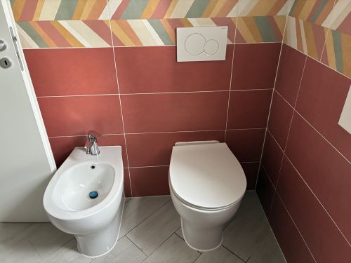 Archisio - Lavoro di Aby - Idraulico professionista preciso e affidabile Mi occupo di riparazioni manutenzione e installazione di impianti idraulici Intervengo per perdite dacqua rubinetti sanitari scarichi sifoni l
